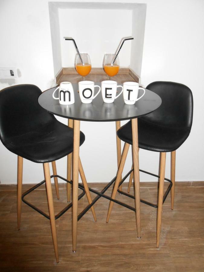 Ferienwohnung Moet With Garden Pula Exterior foto
